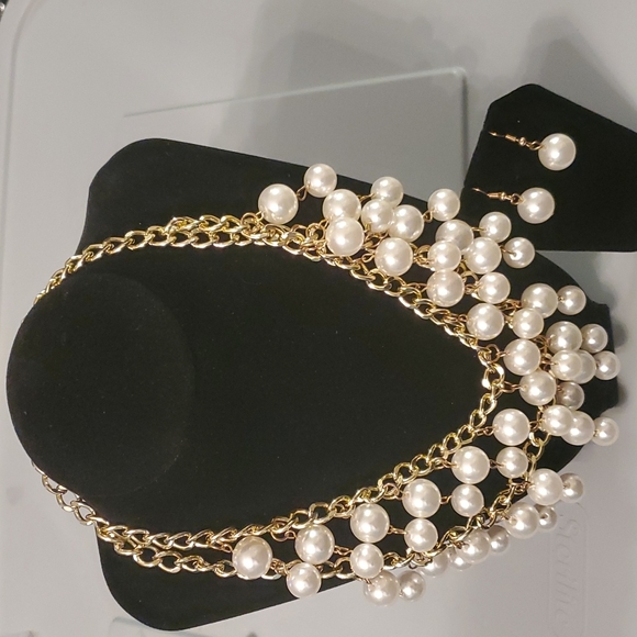 NWOT(set) Multi-layer large faux pearl goldtone necklace and earrings set. - Picture 2 of 5